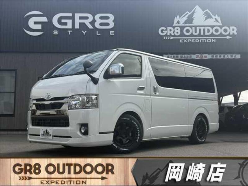 TOYOTA HIACE VAN