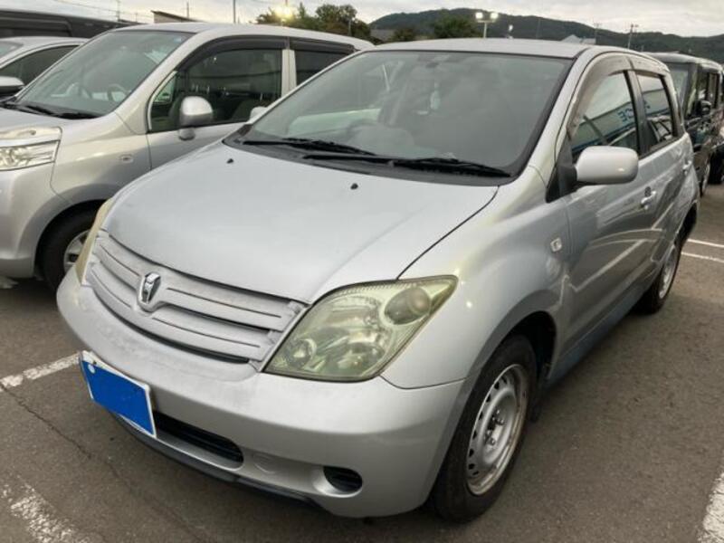 TOYOTA IST