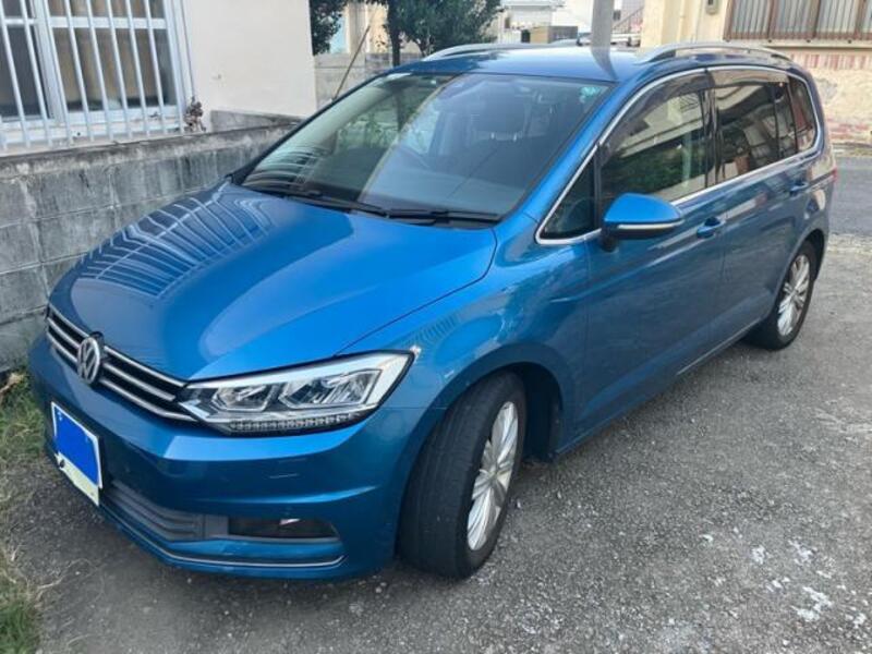 VOLKSWAGEN GOLF TOURAN