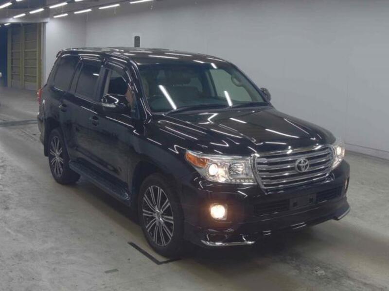 TOYOTA LAND CRUISER