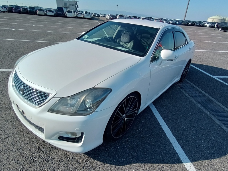 TOYOTA CROWN