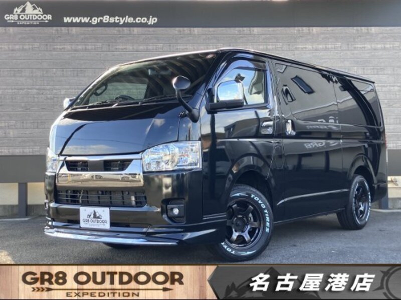 TOYOTA HIACE VAN