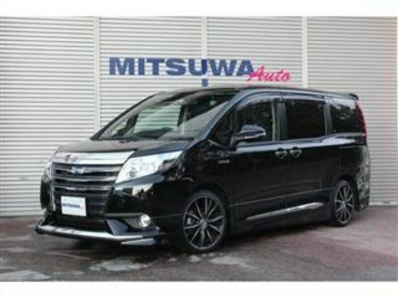 TOYOTA　NOAH