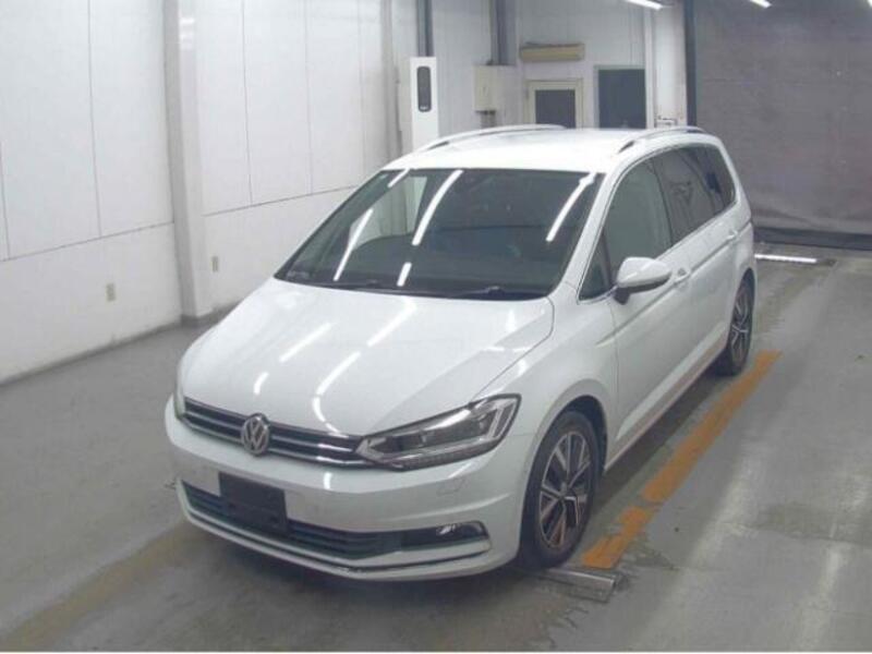 VOLKSWAGEN GOLF TOURAN