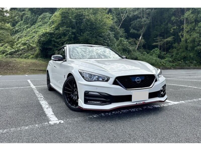 NISSAN SKYLINE