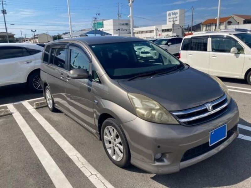 TOYOTA ISIS