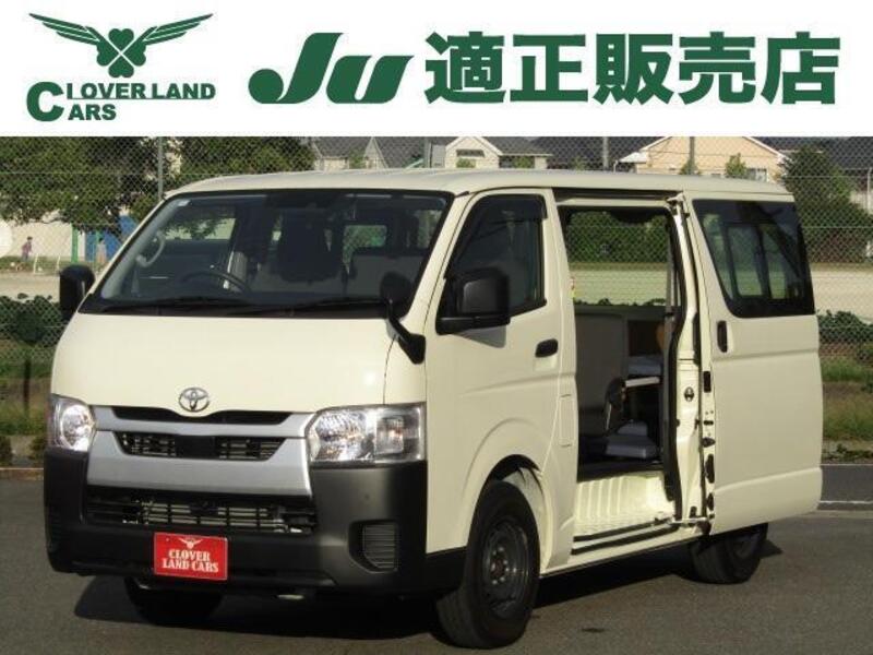 TOYOTA HIACE VAN