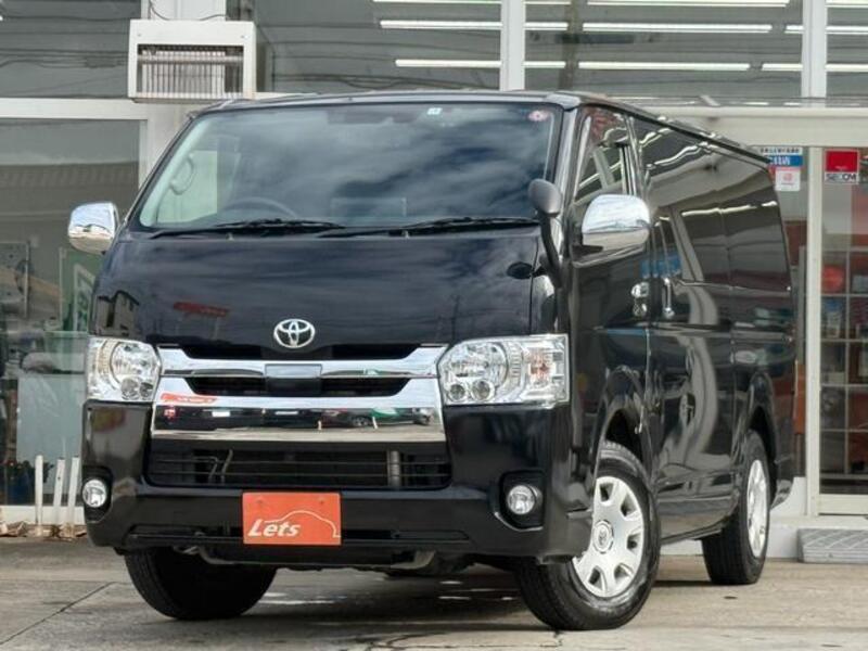TOYOTA HIACE VAN