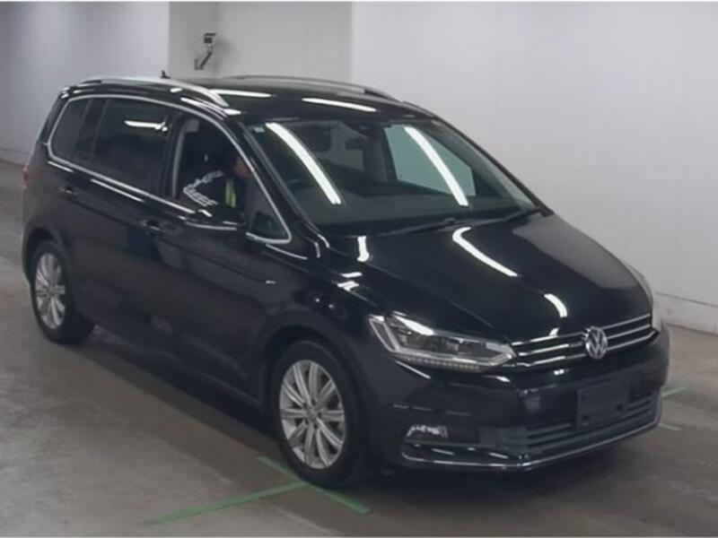 VOLKSWAGEN GOLF TOURAN