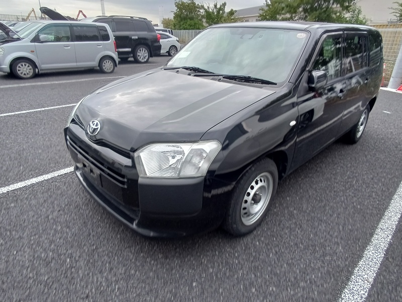 TOYOTA SUCCEED