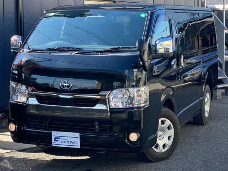 TOYOTA HIACE VAN