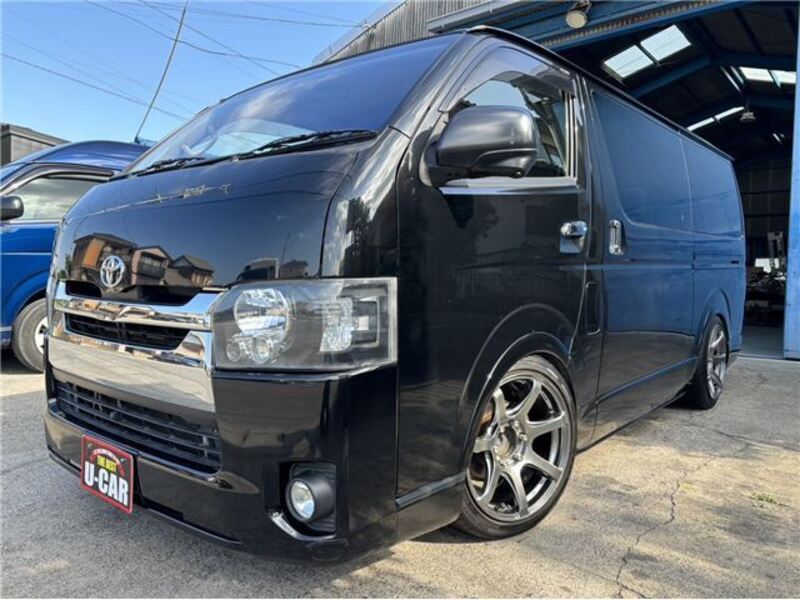TOYOTA HIACE VAN