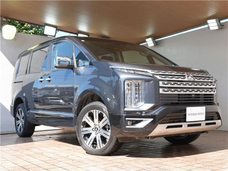 MITSUBISHI DELICA D5