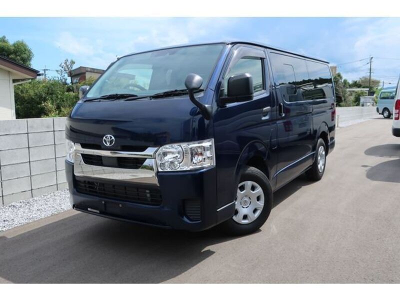 TOYOTA HIACE VAN
