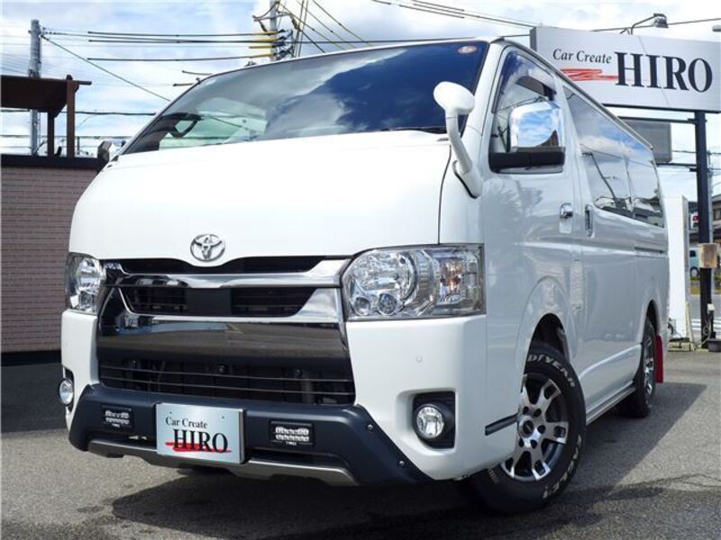 TOYOTA HIACE VAN