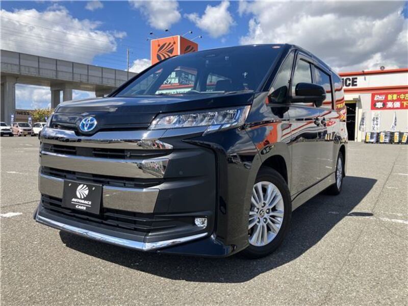TOYOTA NOAH