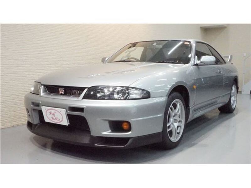 NISSAN SKYLINE