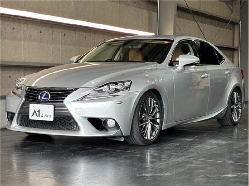 LEXUS IS