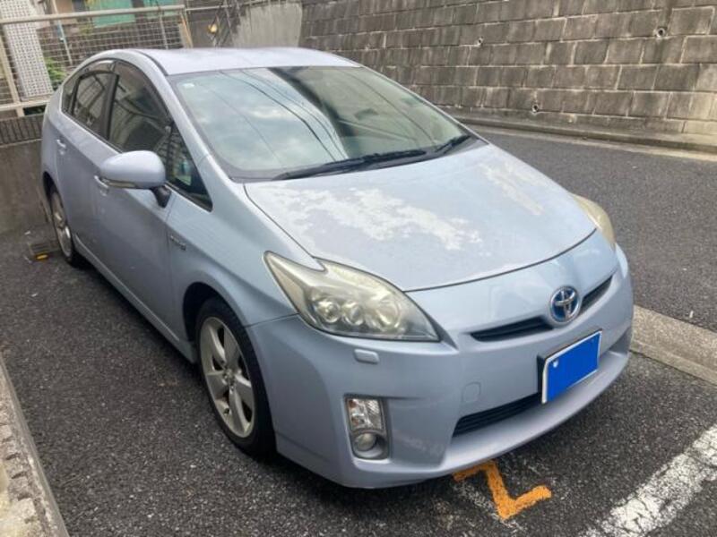 TOYOTA PRIUS