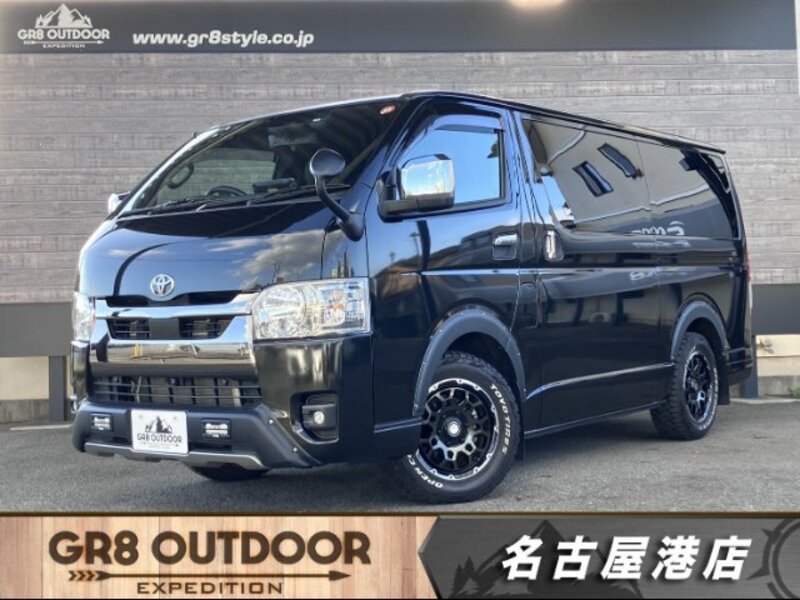 TOYOTA HIACE VAN