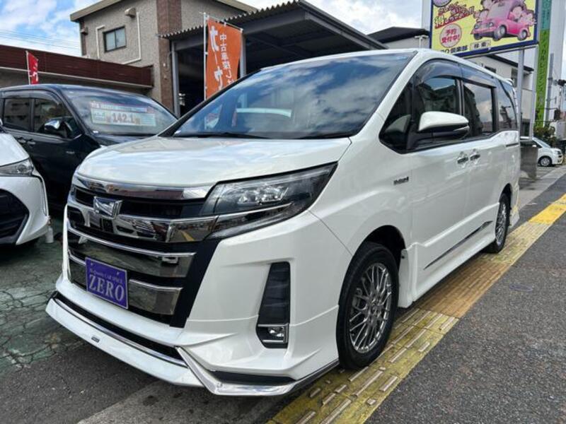 TOYOTA NOAH