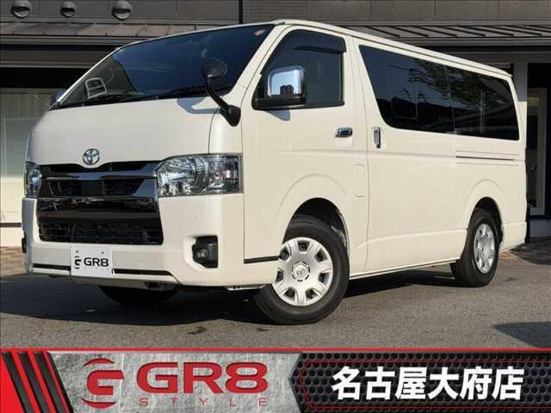 TOYOTA HIACE VAN