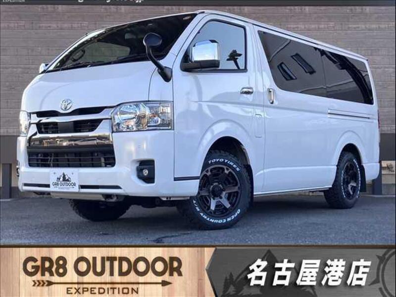 TOYOTA HIACE VAN