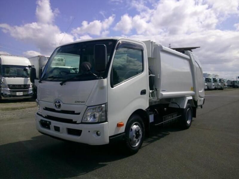 TOYOTA DYNA