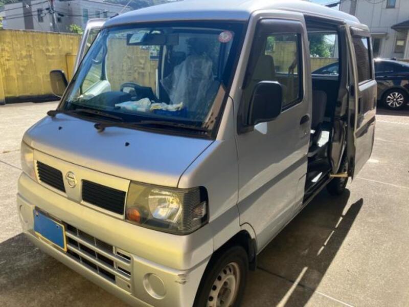 NISSAN CLIPPER VAN