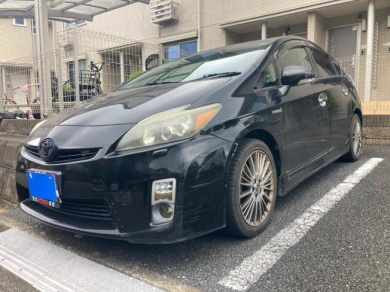 TOYOTA PRIUS