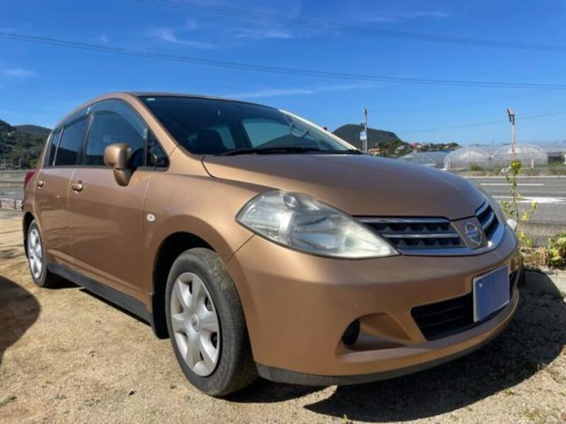 NISSAN TIIDA
