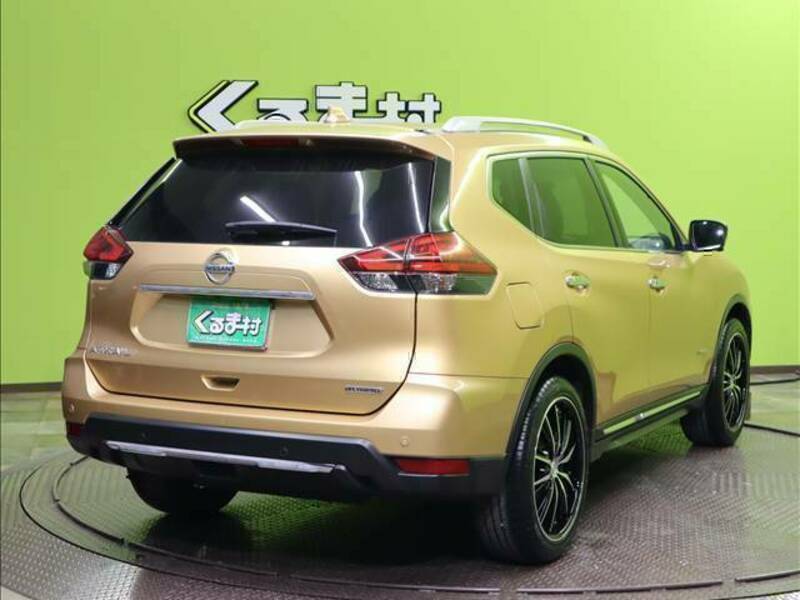 X-TRAIL-1