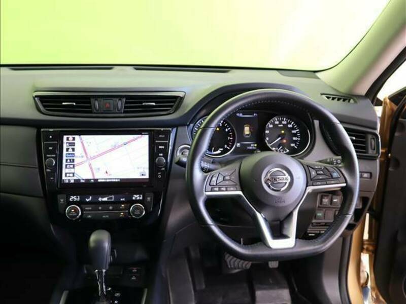 X-TRAIL-18