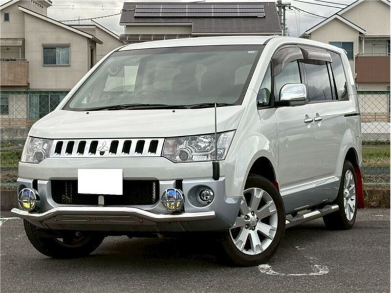 MITSUBISHI DELICA D5