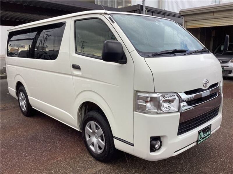 TOYOTA HIACE VAN