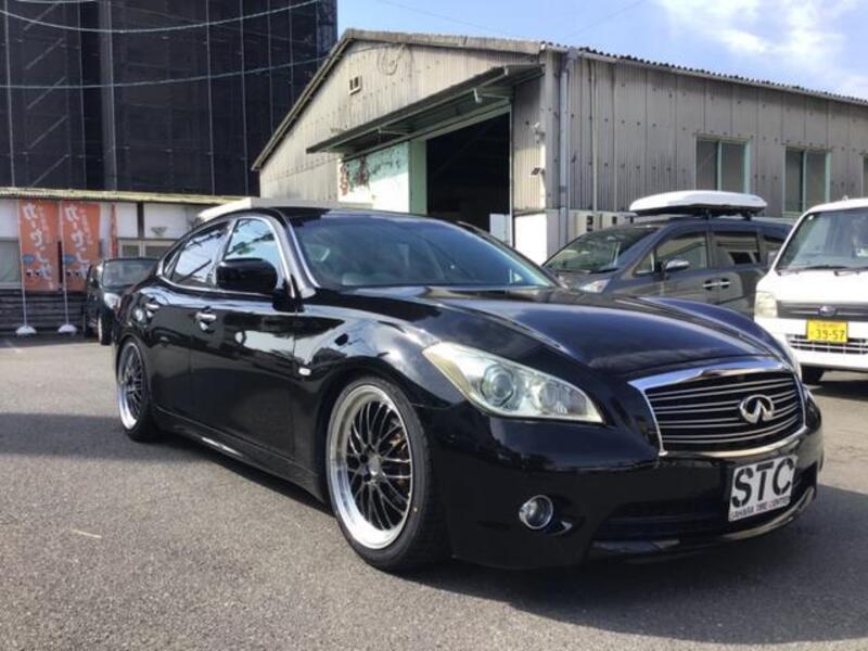 NISSAN FUGA