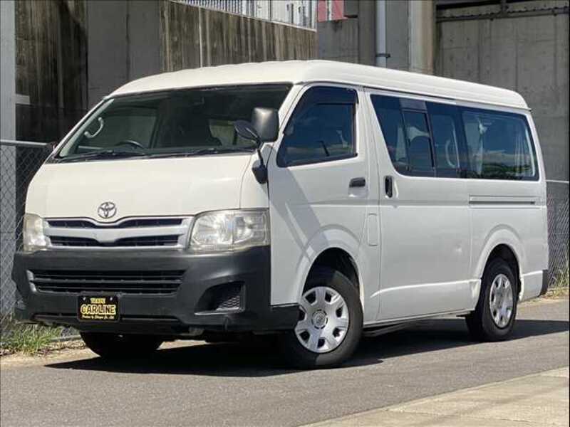 TOYOTA HIACE VAN