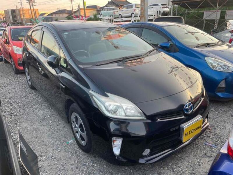 TOYOTA PRIUS