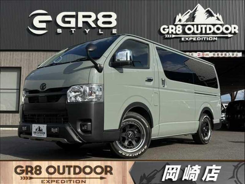TOYOTA HIACE VAN