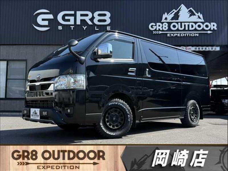 TOYOTA HIACE VAN