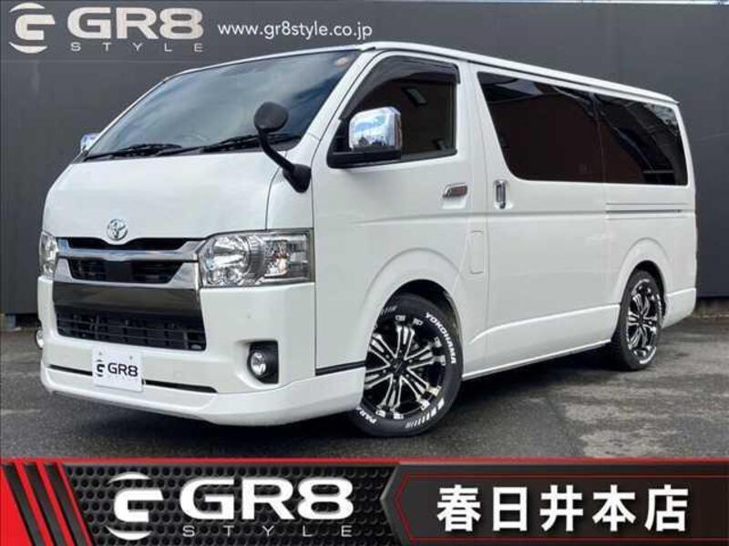 TOYOTA HIACE VAN