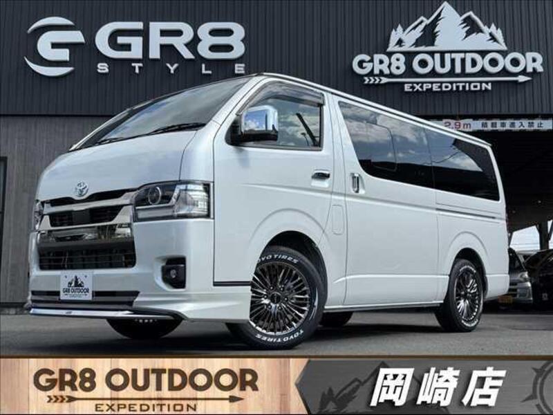 TOYOTA HIACE VAN