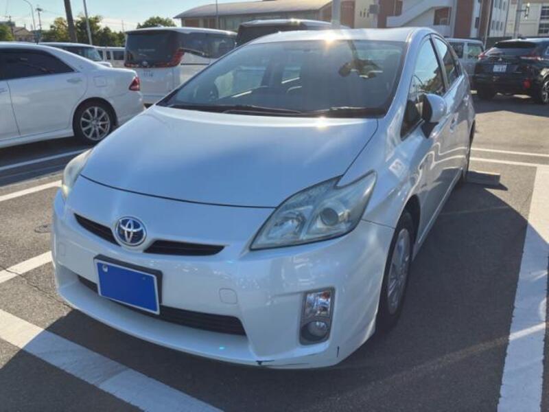TOYOTA PRIUS