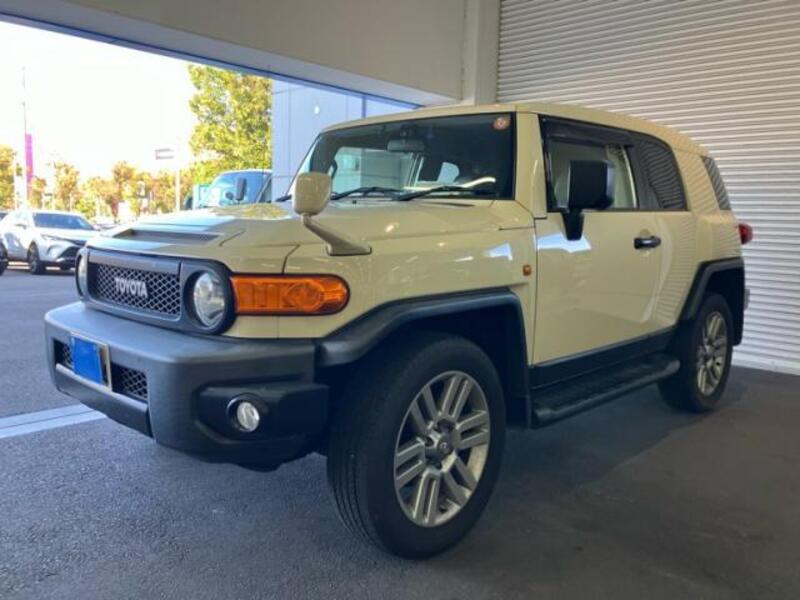 TOYOTA FJ CRUISER