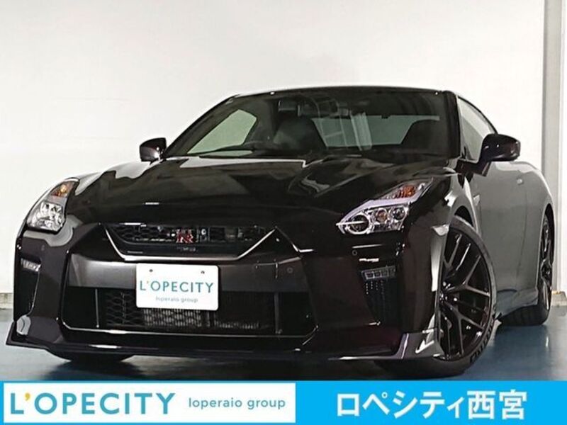 NISSAN GT-R