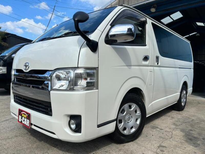 TOYOTA HIACE VAN