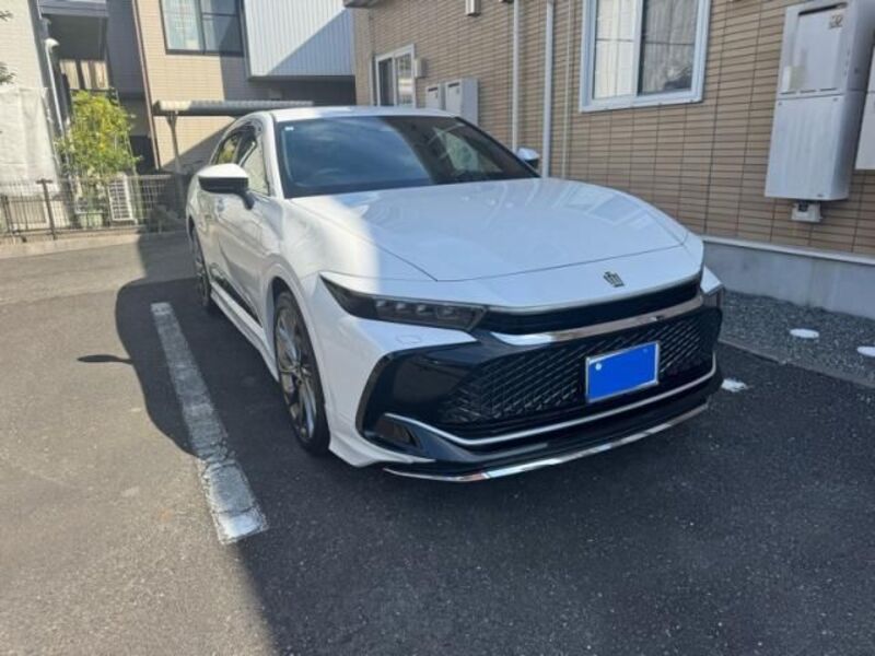 TOYOTA CROWN CROSSOVER