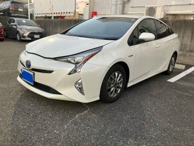 TOYOTA PRIUS