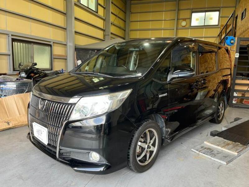 TOYOTA NOAH