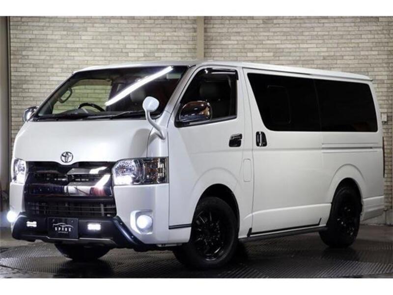 TOYOTA HIACE